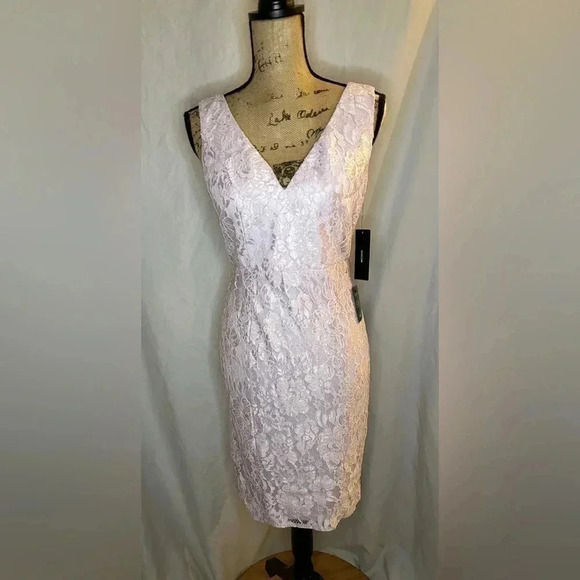 NWT Lulu’s Lilac Lace Midi Dress Size Small - Picture 3 of 15